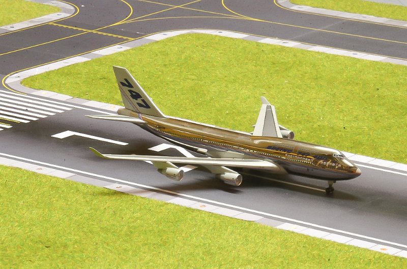 200.JPG - Boeing 747-451 ( N401Pw ) Pièce collection N° 200