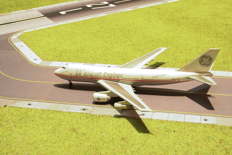 423.JPG - Boeing 747-121A/SF ( N747GE ) Pièce collection N° 423